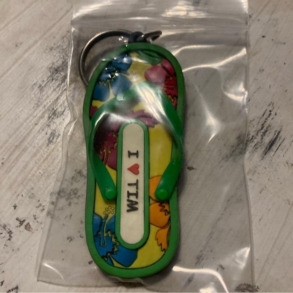 Silicone Tropical Flip Flop “I ❤️ TIM” Keychain - Picture 3 of 5